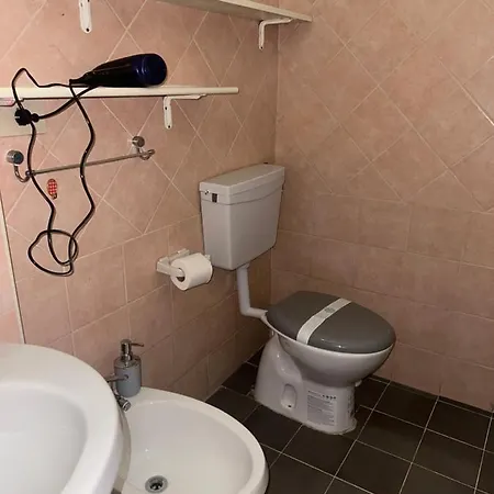 Re Umberto לינה וארוחת בוקר